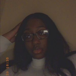 Meet your Posher, Briana